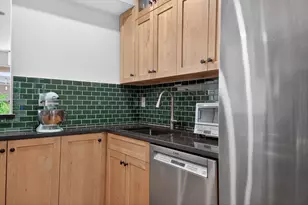 25 Medway St, Boston, MA 02124 - Photo 9
