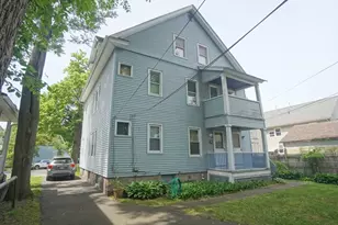 8 Vermont St, Springfield, MA 01108 - Photo 3