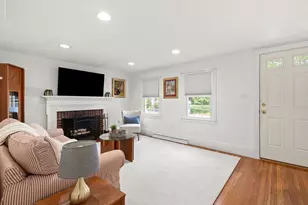 18 Knowlton St, Hamilton, MA 01982 - Photo 5