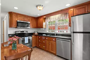 18 Knowlton St, Hamilton, MA 01982 - Photo 9