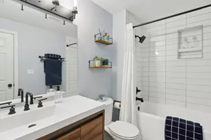 115 W Seventh St, Boston, MA 02127 - Photo 11