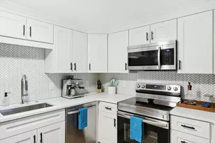 115 W Seventh St, Boston, MA 02127 - Photo 7