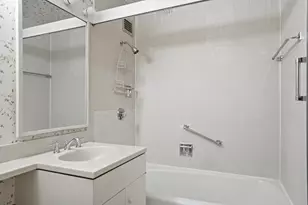 180 Beacon St, Boston, MA 02116 - Photo 23