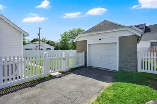 7 Maple St, Ludlow, MA 01056 - Photo 35