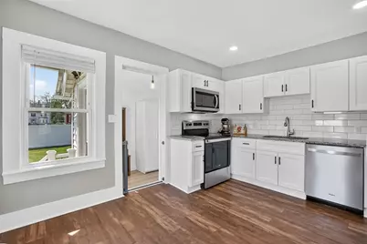 7 Maple St, Ludlow, MA 01056 - Photo 15