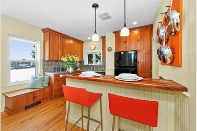 35 Columbia Road, Medford, MA 02155 - Photo 9