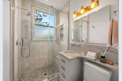 554 E 4th St #1B, Boston, MA 02127 - Photo 9