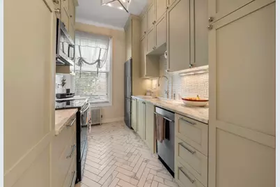 554 E 4th St #1B, Boston, MA 02127 - Photo 11