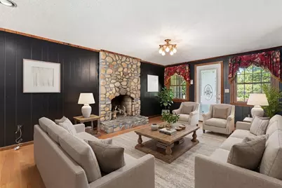 2035 Parker St, Springfield, MA 01128 - Photo 9