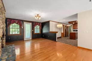 2035 Parker St, Springfield, MA 01128 - Photo 11