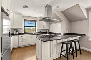1 Sylvia St, Boston, MA 02130 - Photo 7