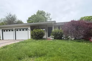 52 Locust Ave, Southbridge, MA 01550 - Photo 1