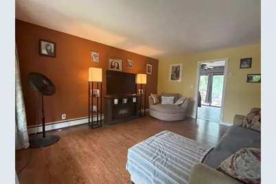 52 Locust Ave, Southbridge, MA 01550 - Photo 3