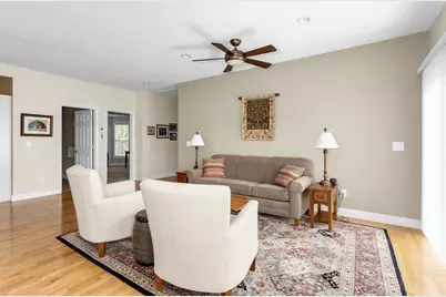4 Candlelight Ln, Bellingham, MA 02019 - Photo 7