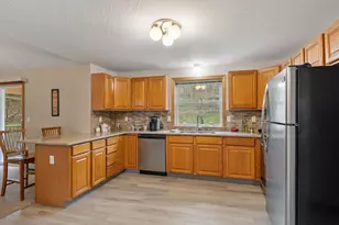8 Biscuit Hill Dr, Leominster, MA 01453 - Photo 11