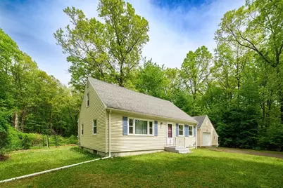 208 North St, Belchertown, MA 01007 - Photo 3