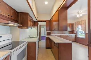 30 Elm St, Leominster, MA 01453 - Photo 7