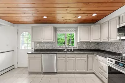 901 Haverhill St, Rowley, MA 01969 - Photo 9