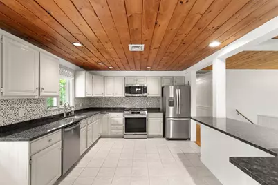 901 Haverhill St, Rowley, MA 01969 - Photo 13