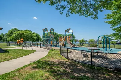 26 Breakwater Dr #26, Chelsea, MA 02150 - Photo 17