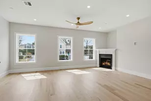 11 Washington St, Ipswich, MA 01938 - Photo 3