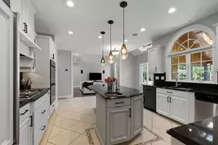 21 Coach Rd, North Attleboro, MA 02760 - Photo 5