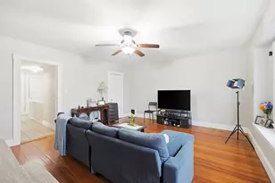 17 Golden, Medford, MA 02155 - Photo 5
