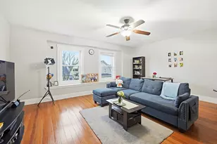 17 Golden, Medford, MA 02155 - Photo 3