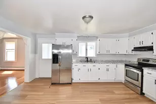 250 School St, Chicopee, MA 01013 - Photo 9
