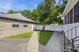 585 Armory St, Springfield, MA 01104 - Photo 35