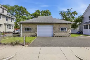 585 Armory St, Springfield, MA 01104 - Photo 39