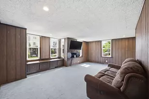 585 Armory St, Springfield, MA 01104 - Photo 5