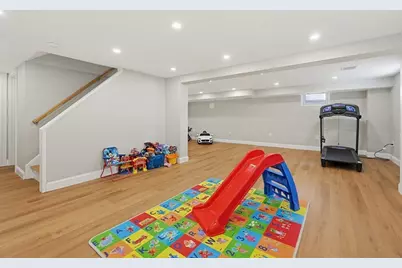 8 Woodbury Ave, Saugus, MA 01906 - Photo 25