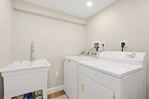 8 Woodbury Ave, Saugus, MA 01906 - Photo 29