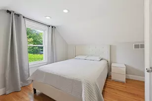 8 Woodbury Ave, Saugus, MA 01906 - Photo 23
