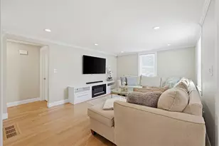 8 Woodbury Ave, Saugus, MA 01906 - Photo 13