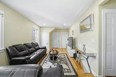 16 Crescent St, Lynn, MA 01902 - Photo 9