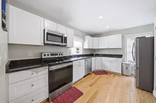 16 Crescent St, Lynn, MA 01902 - Photo 17