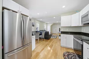 16 Crescent St, Lynn, MA 01902 - Photo 5