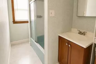 37 Shawmut St, Fall River, MA 02720 - Photo 9
