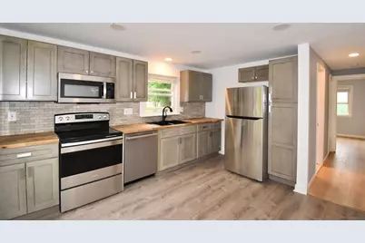 22 Hunting Ln, Agawam, MA 01001 - Photo 15