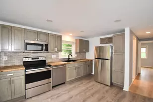22 Hunting Ln, Agawam, MA 01001 - Photo 15