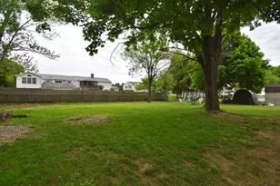 22 Hunting Ln, Agawam, MA 01001 - Photo 9