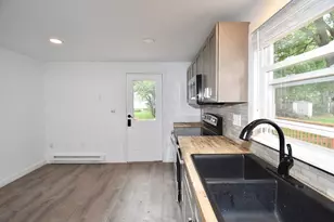 22 Hunting Ln, Agawam, MA 01001 - Photo 13