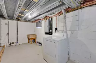 43 Agnes St, Springfield, MA 01118 - Photo 25