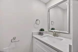 79 Kaveney St, Chicopee, MA 01020 - Photo 21