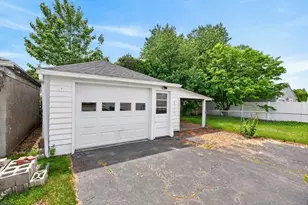 79 Kaveney St, Chicopee, MA 01020 - Photo 37