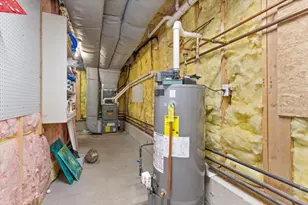 118 Smith St, Lowell, MA 01851 - Photo 33