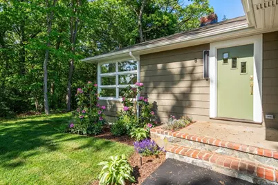 8 Everett St, Wakefield, MA 01880 - Photo 1