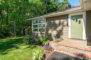 8 Everett St, Wakefield, MA 01880 - Photo 1